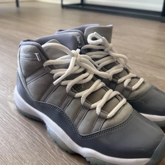 AIR JORDAN RETRO GS “COOL GREY” 11s - Picture 2 of 5